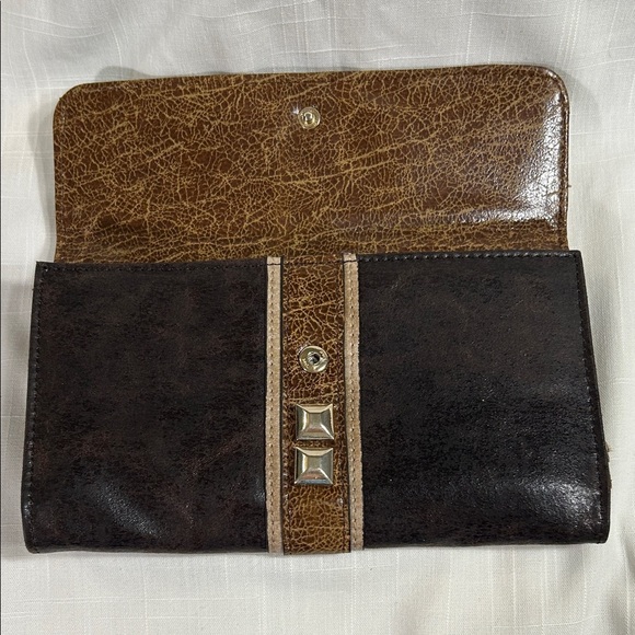 Guess Tri-Tone Wallet - Picture 8 of 8